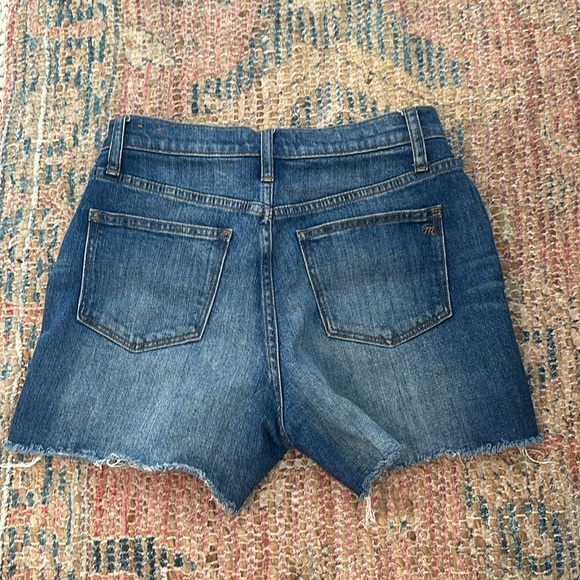 Madewell denim shorts medium wash - Picture 3 of 3